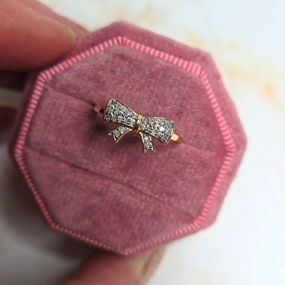 14k Solid Gold Diamond Bow Size 6 - Picture 1 of 10